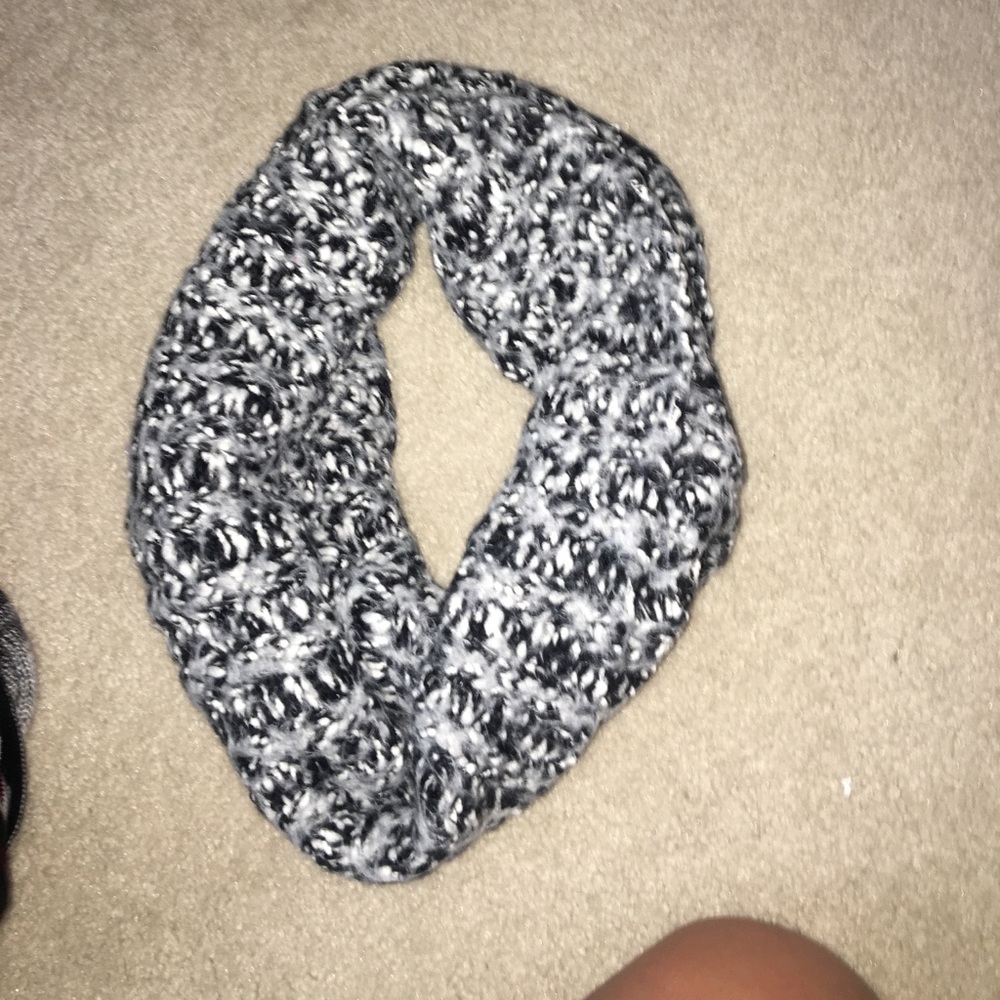 Infinity scarf